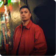 SHALLOW DEPTH OF FIELD